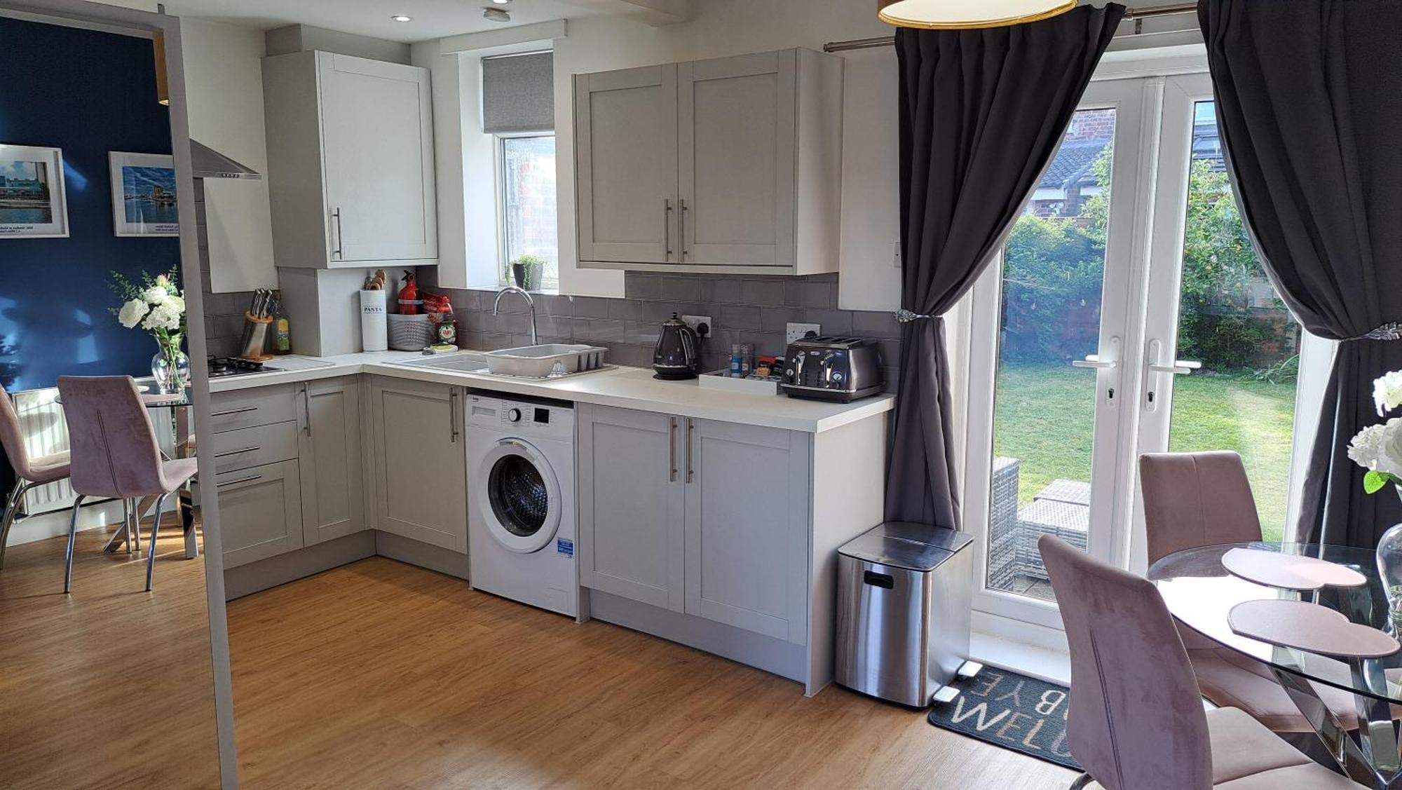 The Heart - Cosy 3 Bedroom House With Double Driveway And Garden In Manchester Exteriér fotografie