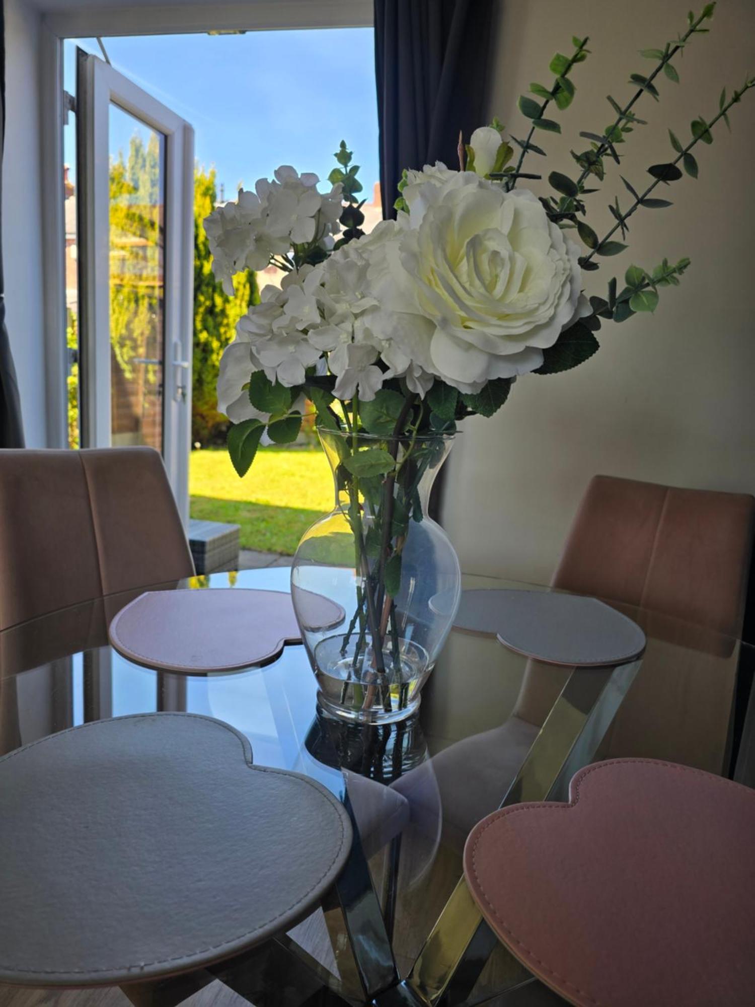 The Heart - Cosy 3 Bedroom House With Double Driveway And Garden In Manchester Exteriér fotografie